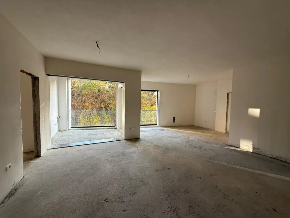 Tirane, shitet apartament 2+1+Ballkon Kati 4, 143 m² 572.800 € (Stadiumi Arena)