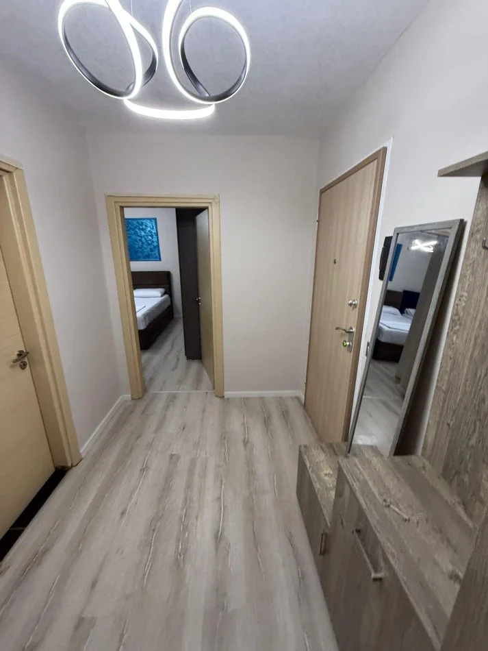 Tirane, jepet me qera apartament 1+1+Aneks+Ballkon Kati 3, 95 m² 550 € 