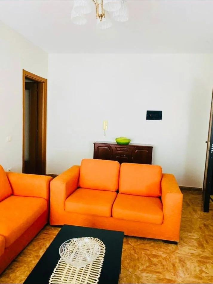 Tirane, jepet me qera apartament 2+1+Aneks+Ballkon Kati 8, 85 m² 