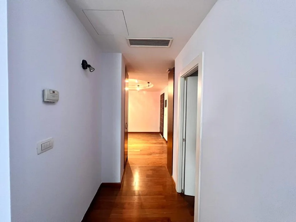 Me Qera: Duplex & Verande Gjigande + 2 P. Parkimi 📍Rr. Elbasanit - Mulliri || 4500€/muaj