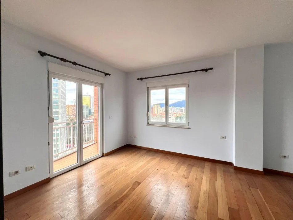 Me Qera: Duplex & Verande Gjigande + 2 P. Parkimi 📍Rr. Elbasanit - Mulliri || 4500€/muaj