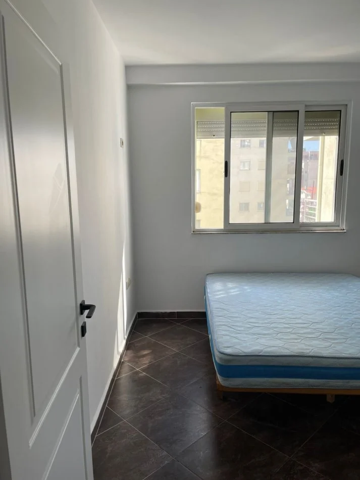 Tirane, jepet me qera apartament 1+1 Kati 5, 320 € 