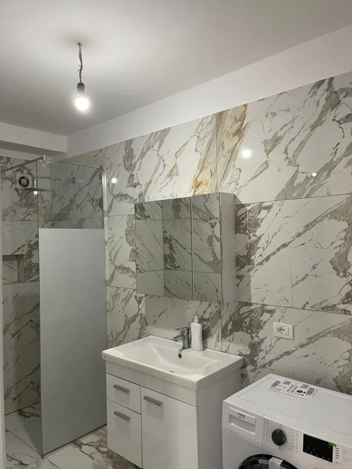 Tirane, jepet me qera apartament 1+1 Kati 5, 320 € 