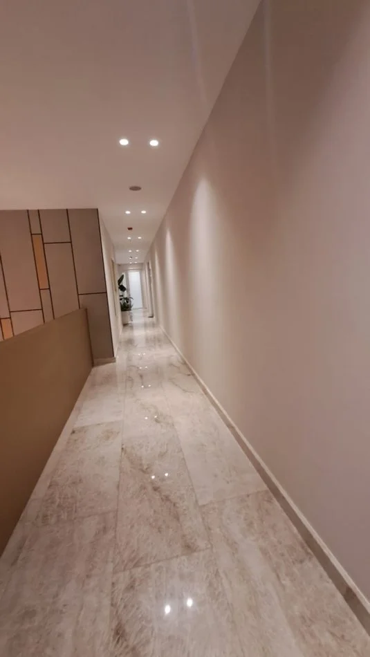 Tirane, jepet me qera zyre Kati 3, 268 m² 9.260 € (Blloku)