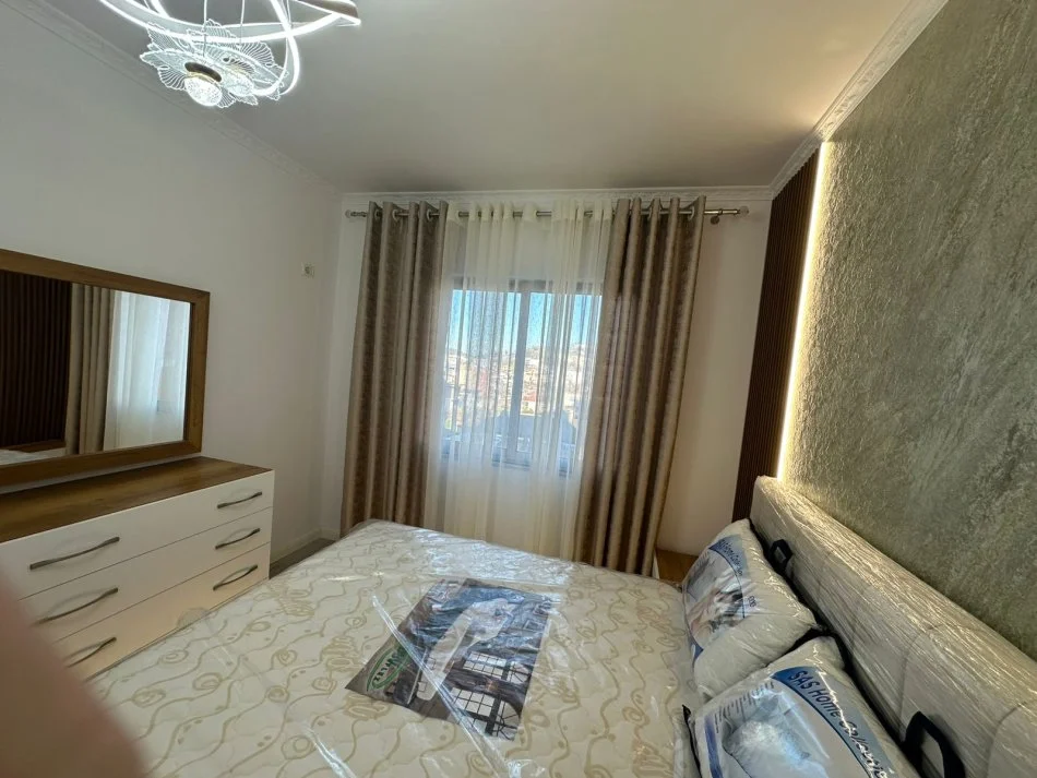 Tirane, shitet apartament 1+1 Kati 4, 55 m² 95.000 € (Misto mame)