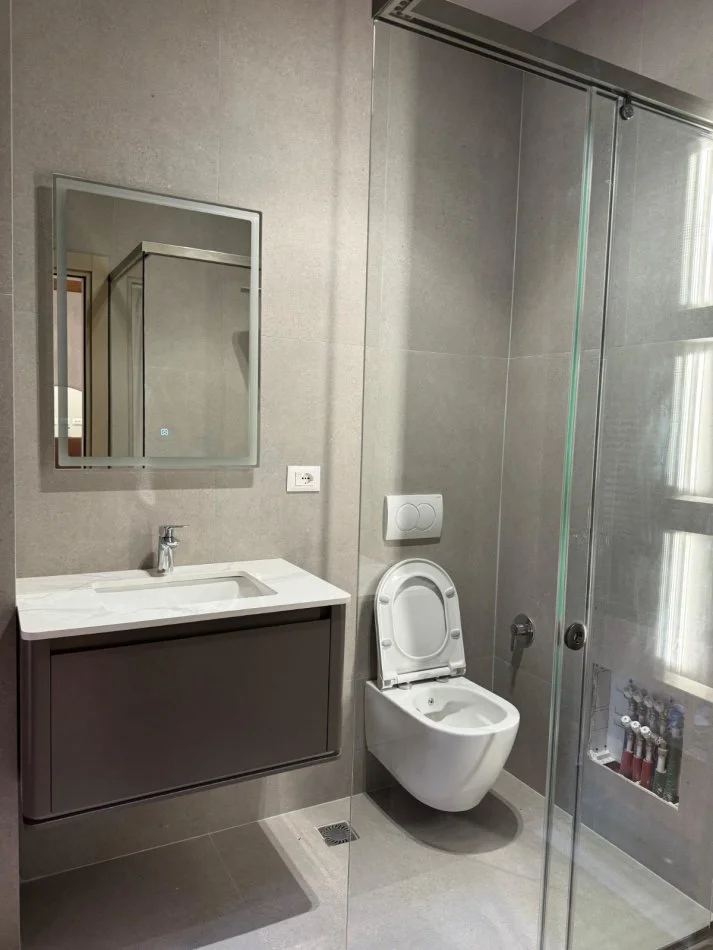 Tirane, shitet apartament 2+1+Ballkon Kati 10, 169 m² 485.000 € (Garden Building)