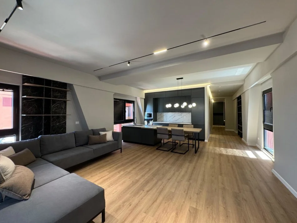 Shitet Apartament 2+1 te Tirana Garden Building!