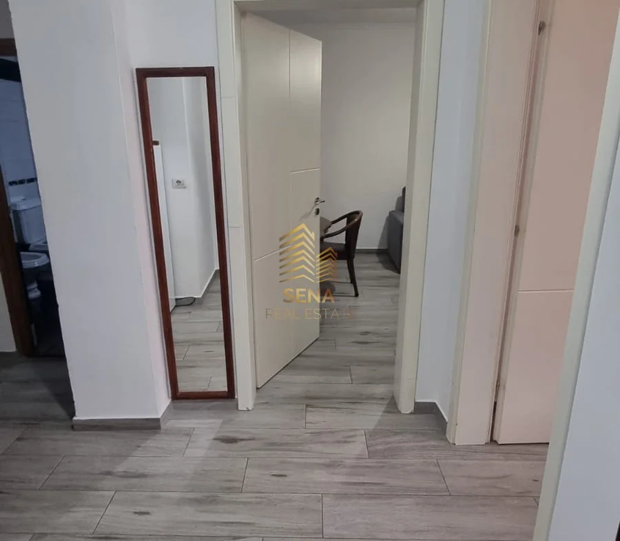 Tirane, jepet me qera apartament 1+1+Ballkon Kati 5, 70 m² 550 € (Don Bosko)