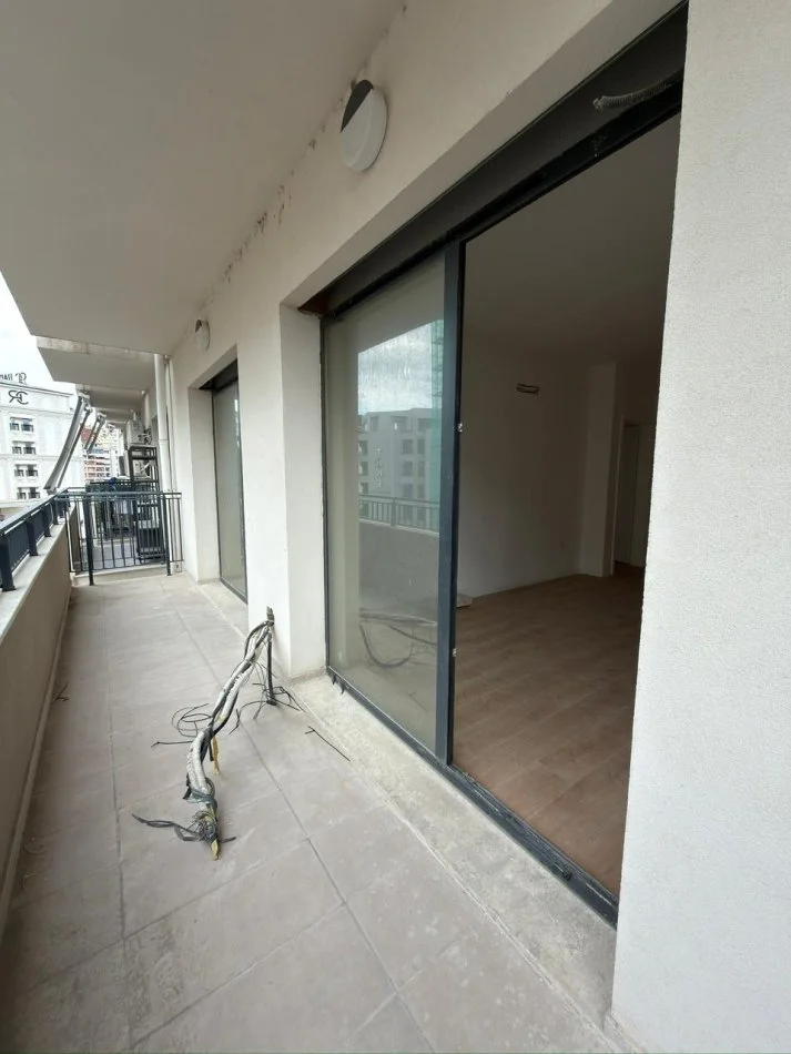 Tirane, shitet apartament 1+1 , 78 m² 1.825.000 € (Prane Radisson)