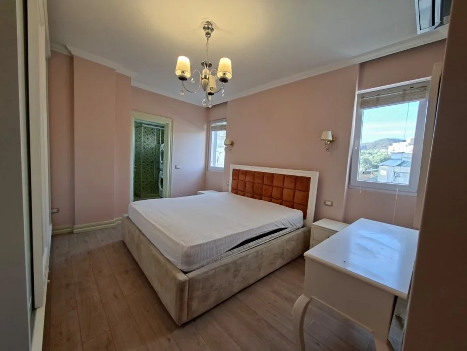 - Jepet Me Qira : Apartament 3+1+2wc & 1 Post Parkimi (📍Liqeni I Thate/ Kompleksi Belleview  ) ✨️ Hera e parë me qera / 100% e re  🔥🔥  95,000Lekë