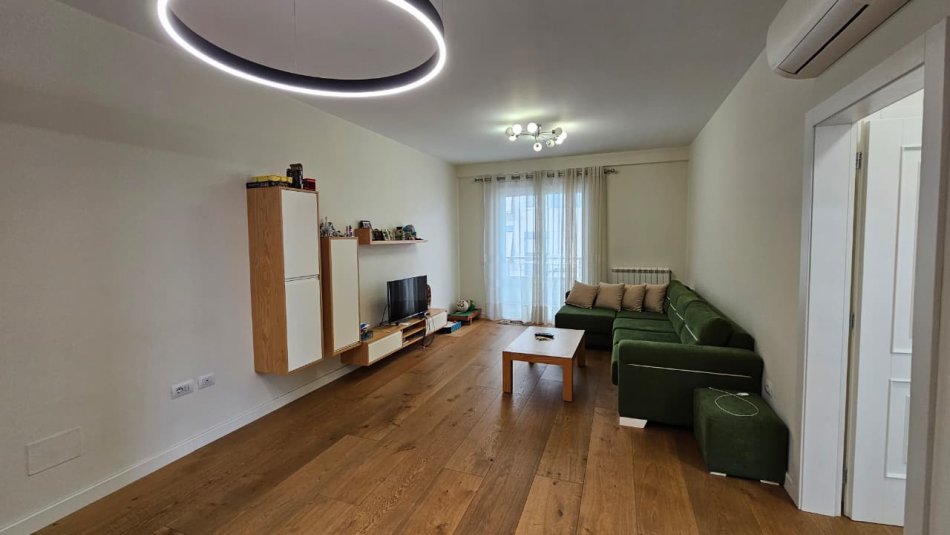 Tirane, shitet apartament+verande | Penthouse 2+1+Ballkon Kati 2, 114 m² 250.000 € (Kinostudio, perballe Ministrise se Kultures)
