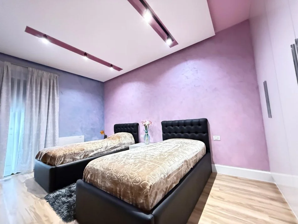 Tirane, jepet me qera apartament 2+1+Aneks+Ballkon Kati 3, 113 m² 