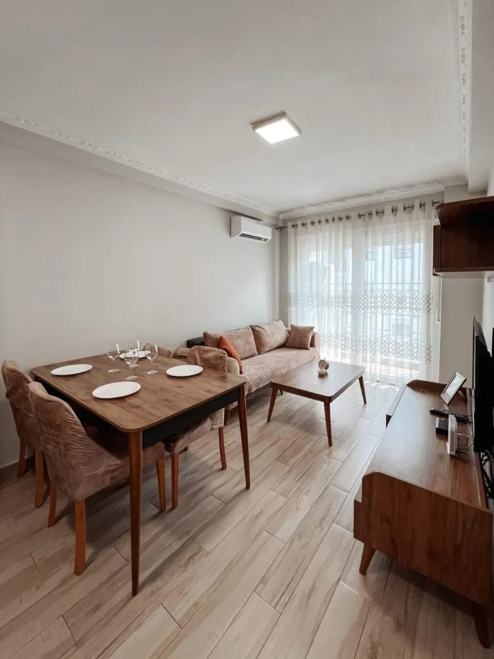 Jepet me Qera Apartament 1+1 ne 5 Maj , pas Concordit,  500 €URO