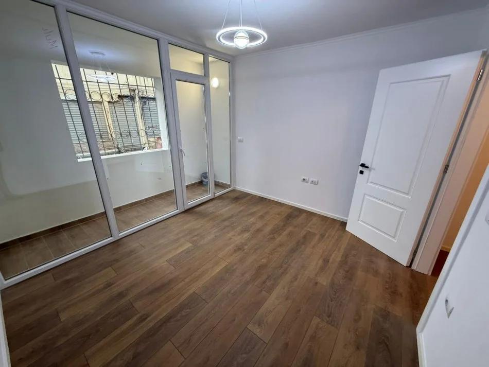 Tirane, shitet apartament 1+1 Kati 1, 57 m² 137.000 €