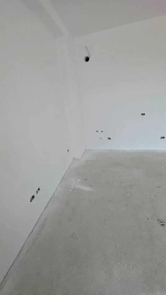 Tirane, shitet apartament 1+1+Ballkon Kati 4, 86 m² 73.800 € (Kamez)