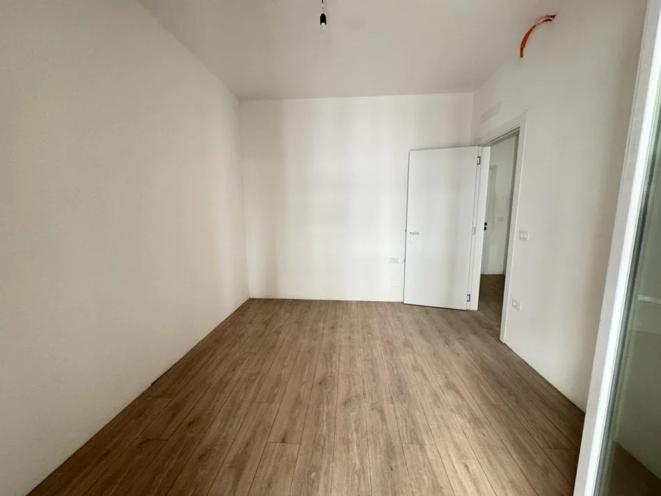Tirane, shitet 1+1 Kati 3, 60 m² 105.000 € 