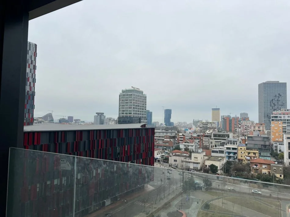 Tirane, shitet apartament 3+1 Kati 10, 170 m² 813.000 € (Air Albania)