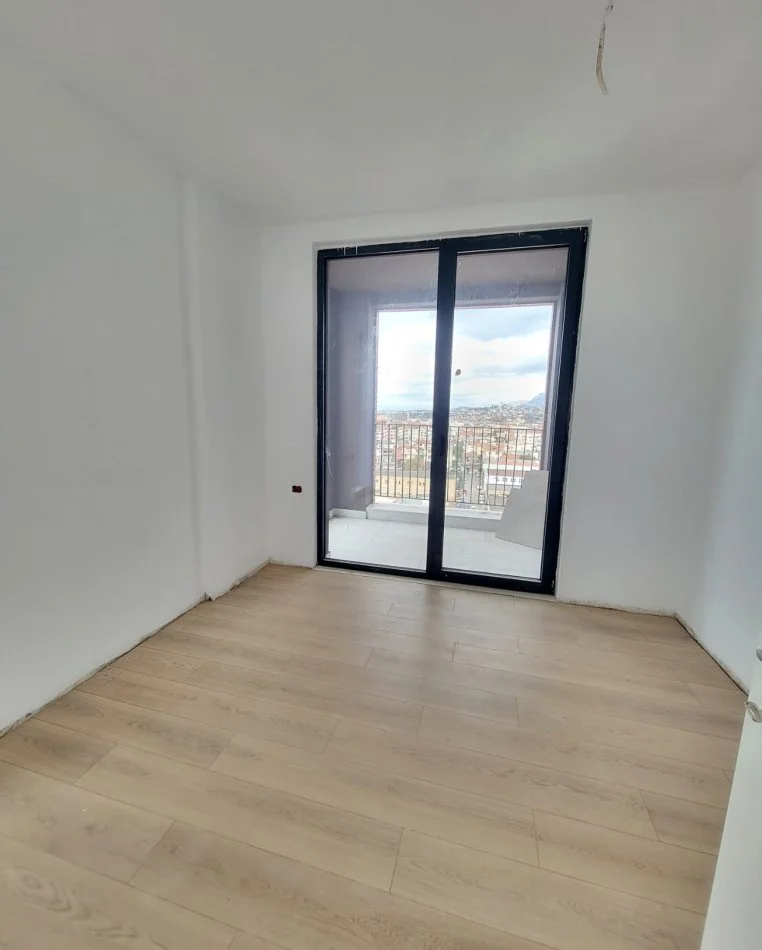 Tirane, shitet apartament 1+1+Ballkon Kati 9, 76 m² 120.000 € (Bulevardi i Ri)