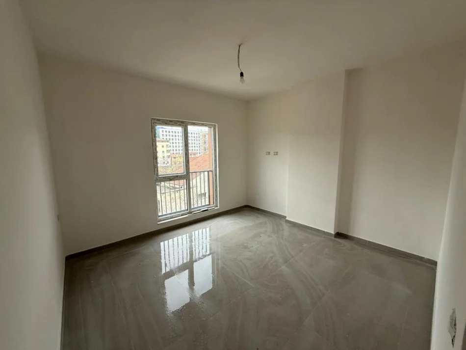 Tirane, shitet apartament 1+1 Kati 3, 150.000 € 