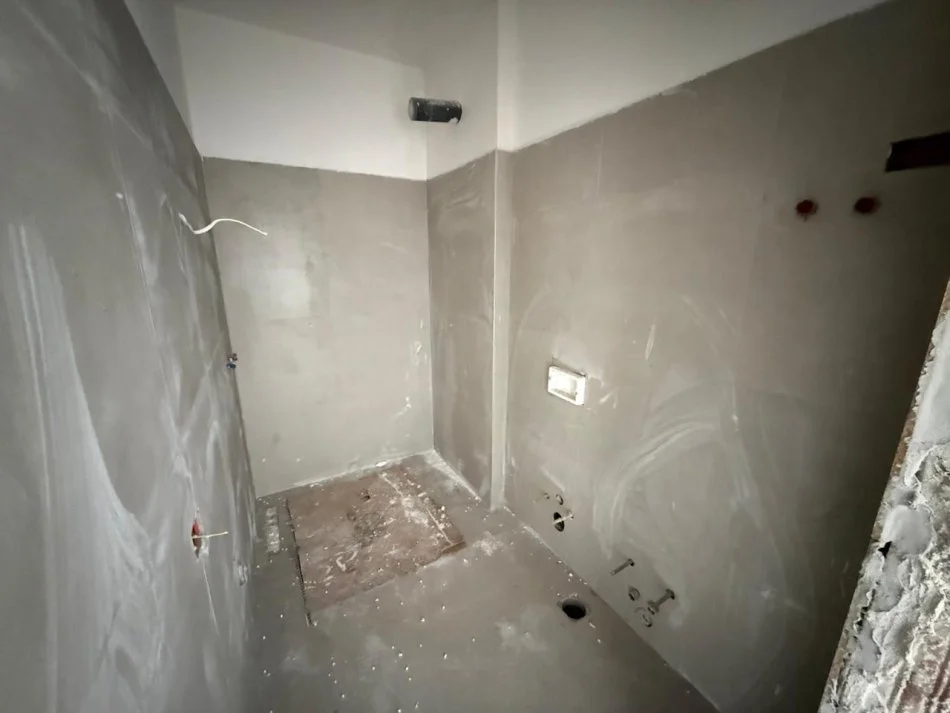 Tirane, shitet apartament 1+1 Kati 3, 150.000 € 