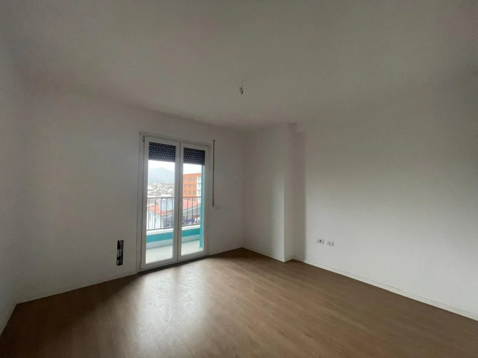 Tirane, shitet apartament 1+1 Kati 3, 64 m² 85.000 € (Paskuqan)