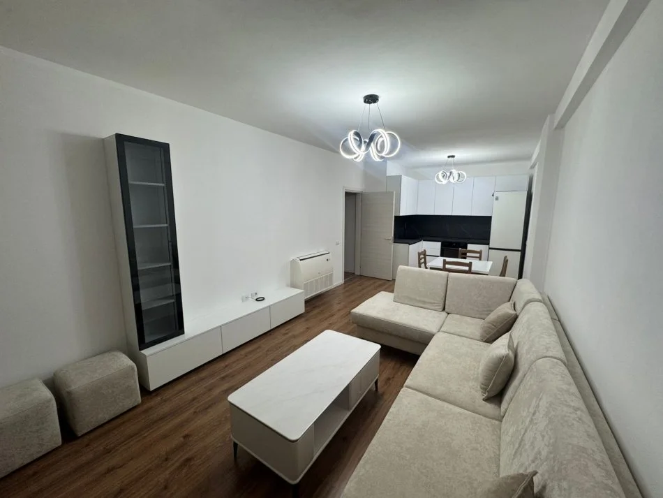Tirane, jepet me qera apartament 1+1 Kati 3, 70 m² 650 € (Laprake)