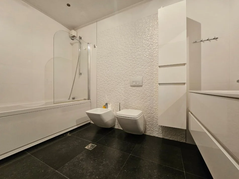 Tirane, shitet apartament 3+1+Aneks+Ballkon Kati 8, 140 m² 299.900 €