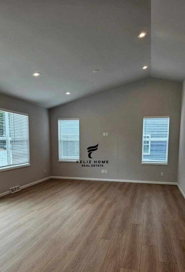 Tirane, jepet me qera zyre Kati 1, 80 m² 600 € (DON BOSKO)