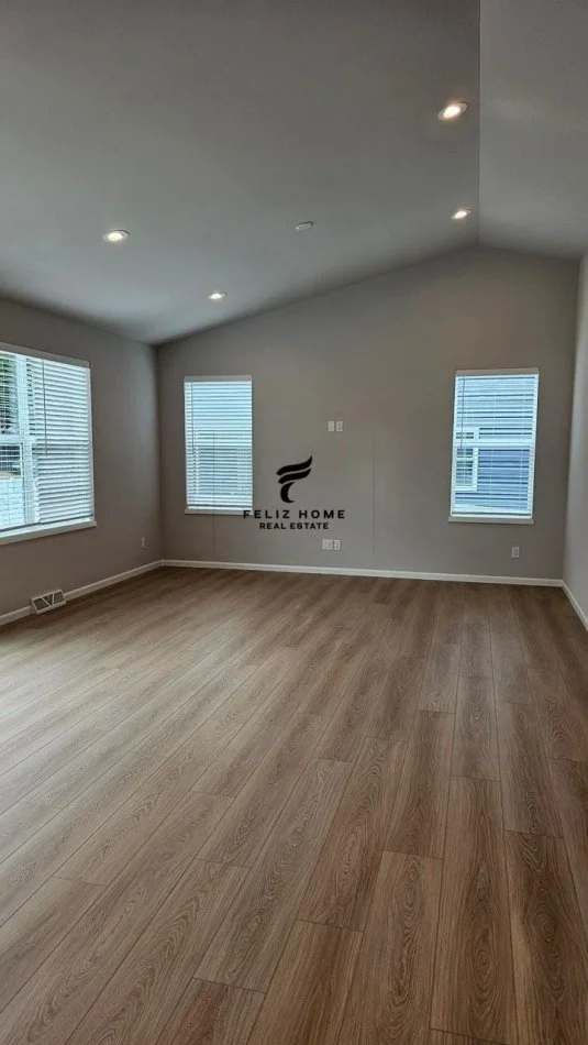 Tirane, jepet me qera zyre Kati 1, 80 m² 600 € (DON BOSKO)