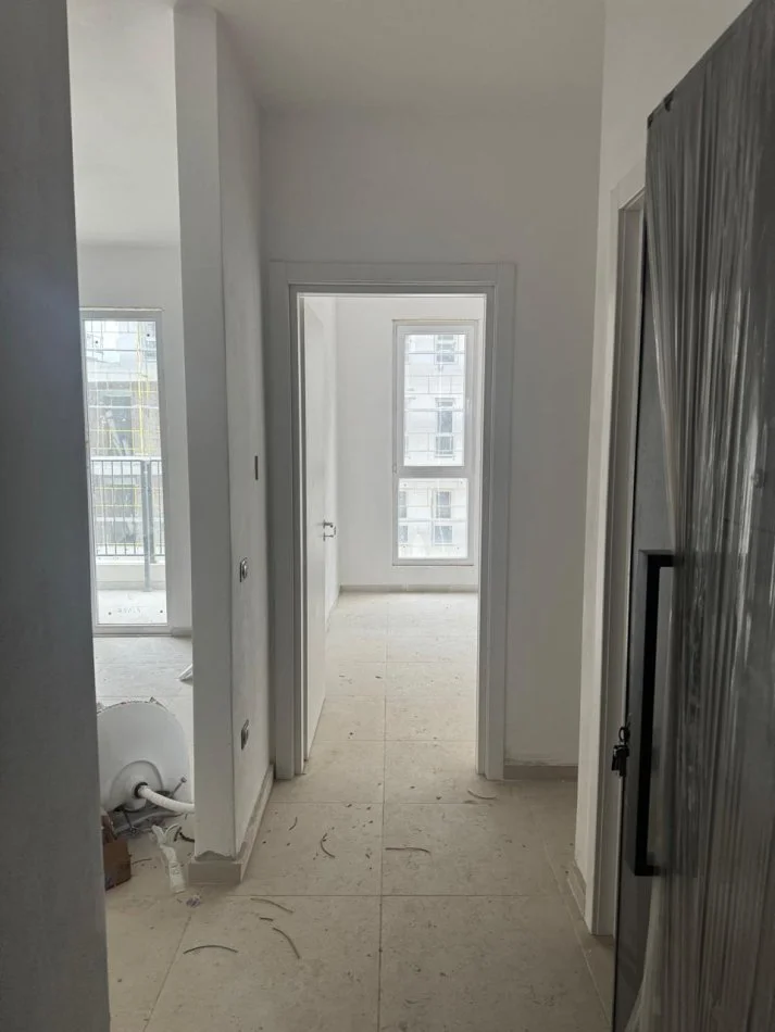 Tirane, shitet apartament 1+1 Kati 3, 53 m² 67.000 € (Univers City)