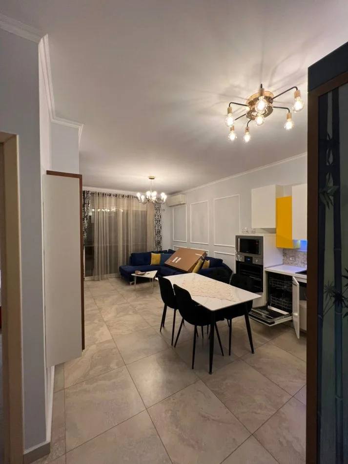 Tirane, shitet apartament 2+1 Kati 5, 92 m² 165.000 € (Astir)