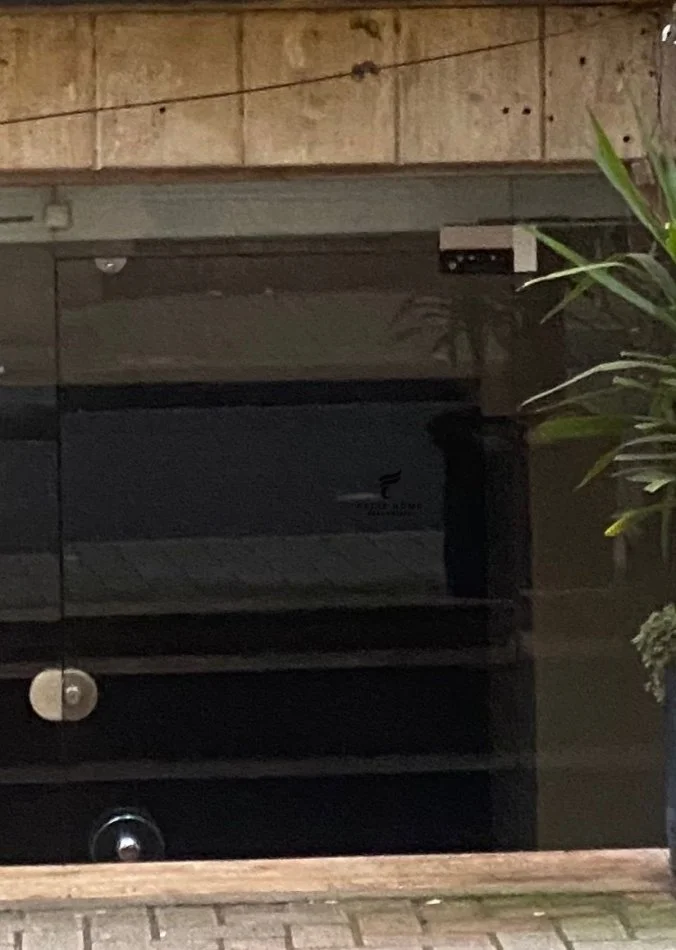 Tirane, jepet me qera dyqan Kati 0, 20 m² 600 € (BLLOKU)