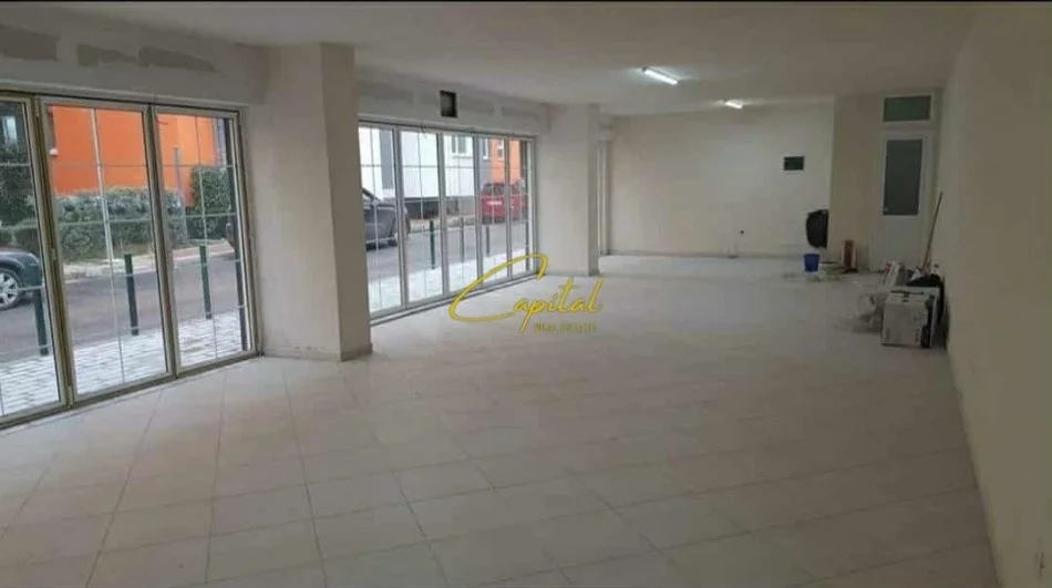 Tirane, jepet me qera ambjent biznesi Kati 0, 100 m² 700 € (LIQENI I THATE)