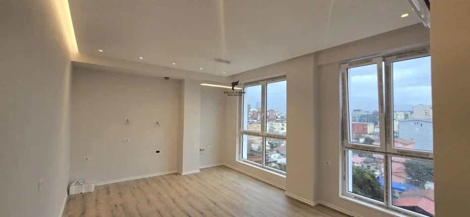 Tirane, jepet me qera zyre Kati 6, 70 m² 700 € (KOMUNA E PARISIT)
