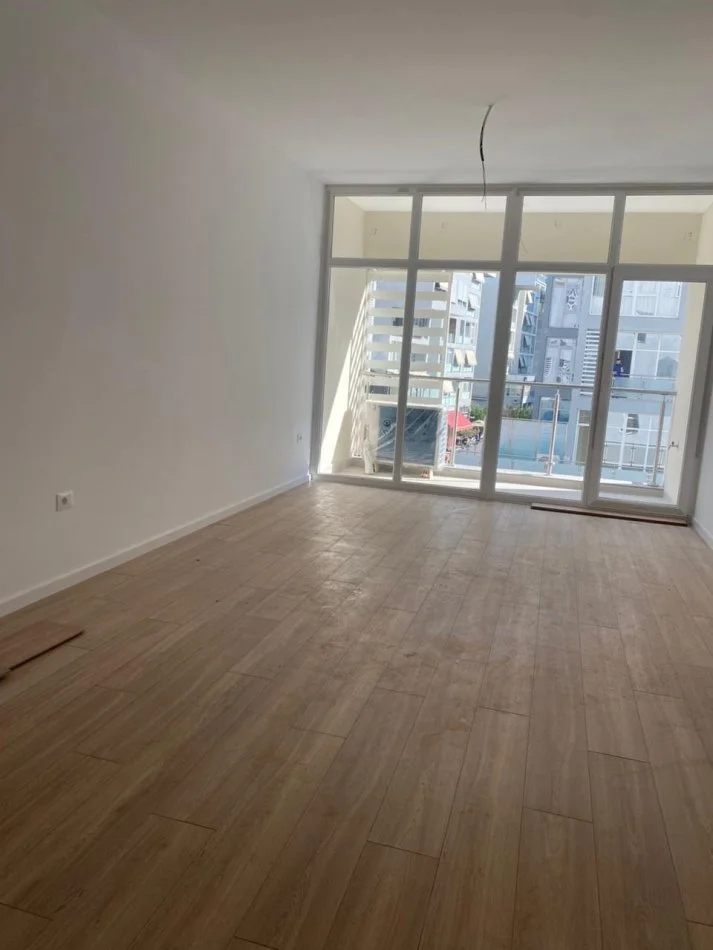 Tirane, jepet me qera Kati 3, 140 m² 1.500 €