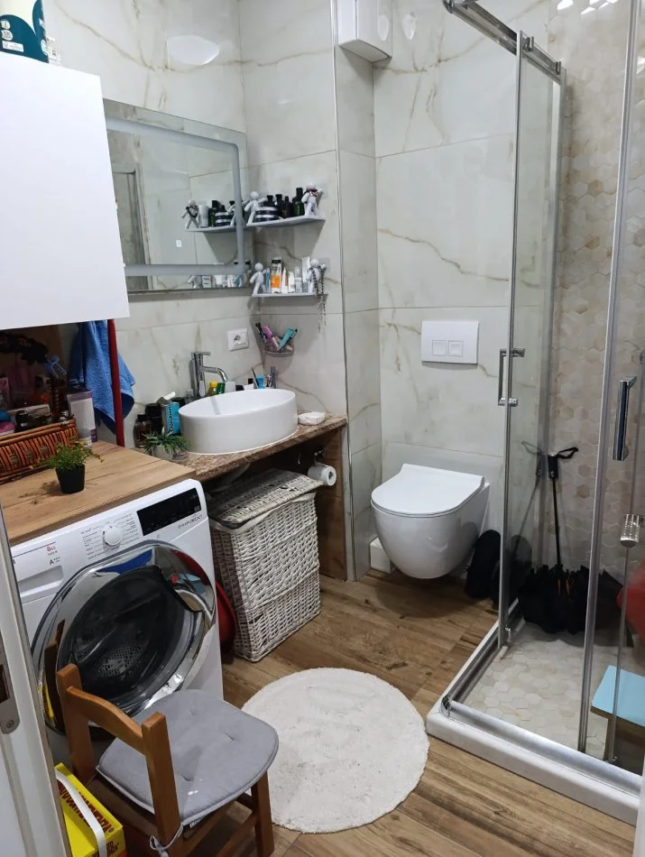 🏡 Shitet Apartament 1+1 – Rruga 5 Maji
