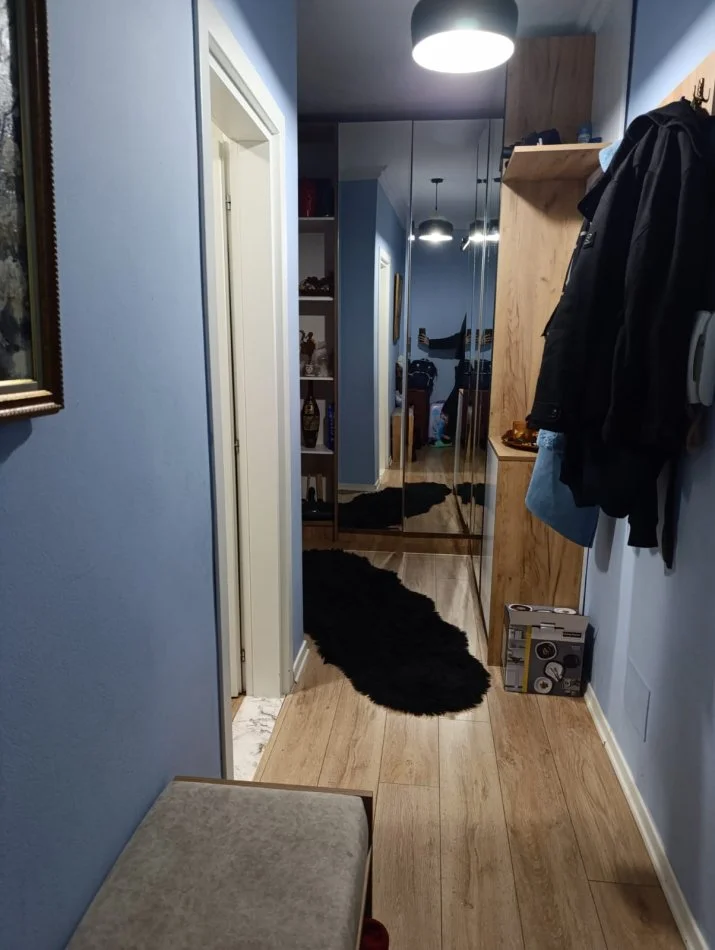 🏡 Shitet Apartament 1+1 – Rruga 5 Maji