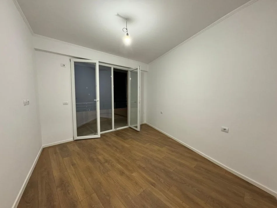 Tirane, shitet apartament 1+1 , 70 m² 108.000 € (Astir)