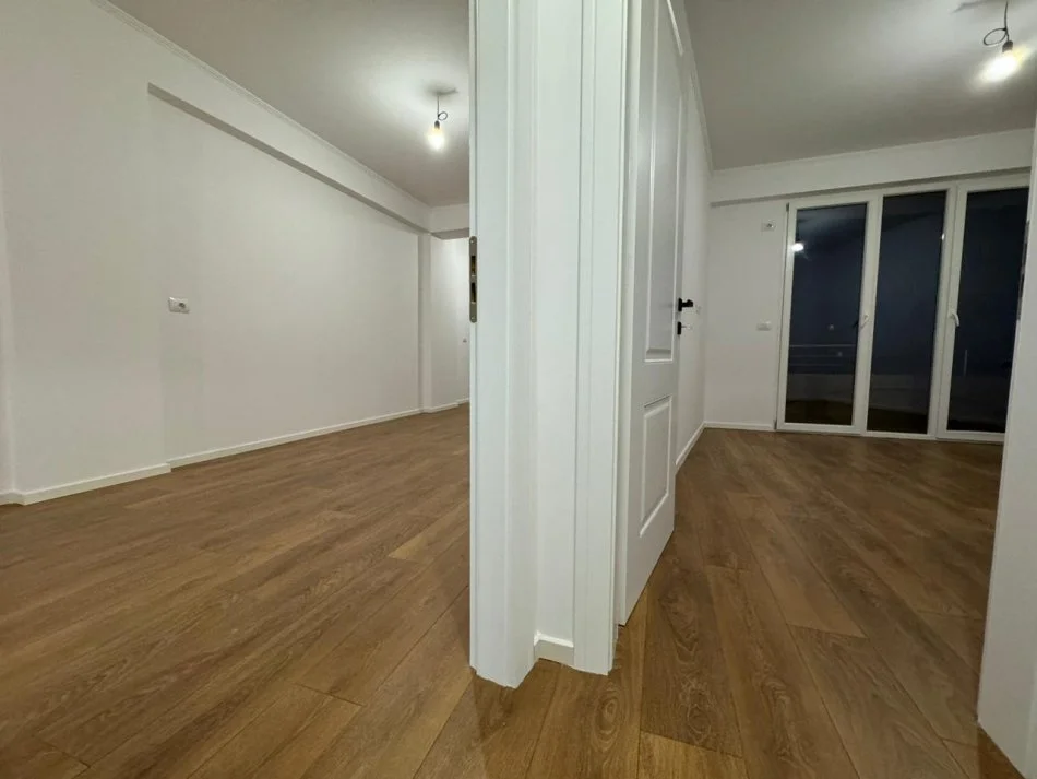 Tirane, shitet apartament 1+1 , 70 m² 108.000 € (Astir)