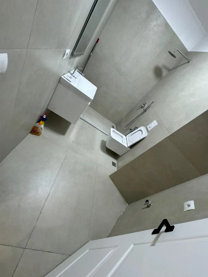 Tirane, shitet apartament 1+1 , 70 m² 108.000 € (Astir)