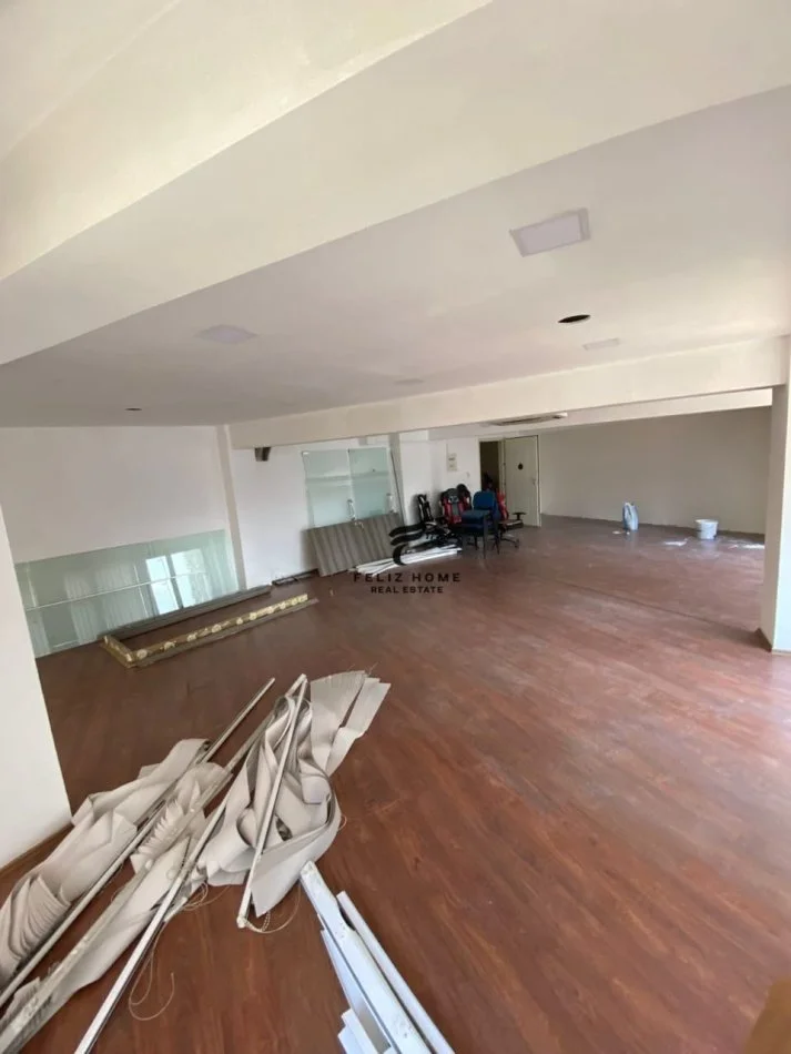 Tirane, jepet me qera zyre Kati 2, 120 m² 1.500 € (SELVIA)