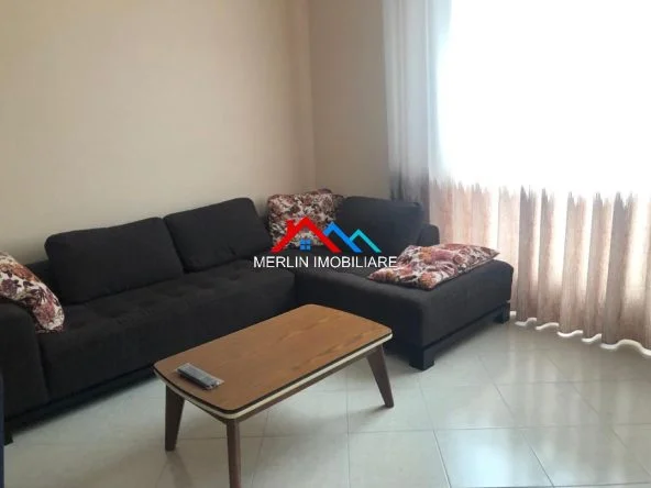 Tirane, jepet me qera 2+1+Ballkon Kati 6, 95 m² 700 € (RRUGA E KAVAJES)