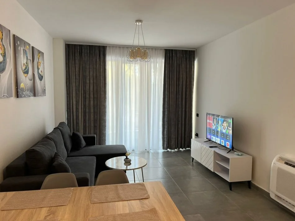 Tirane, shitet apartament 1+1+Ballkon Kati 3, 73 m² 110.000 € (Rana e Hedhun)