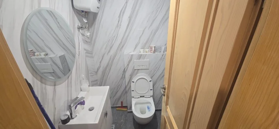 Tirane, shes zyre Kati 0, 20 m² 50.000 € (Aladdin frasheri)