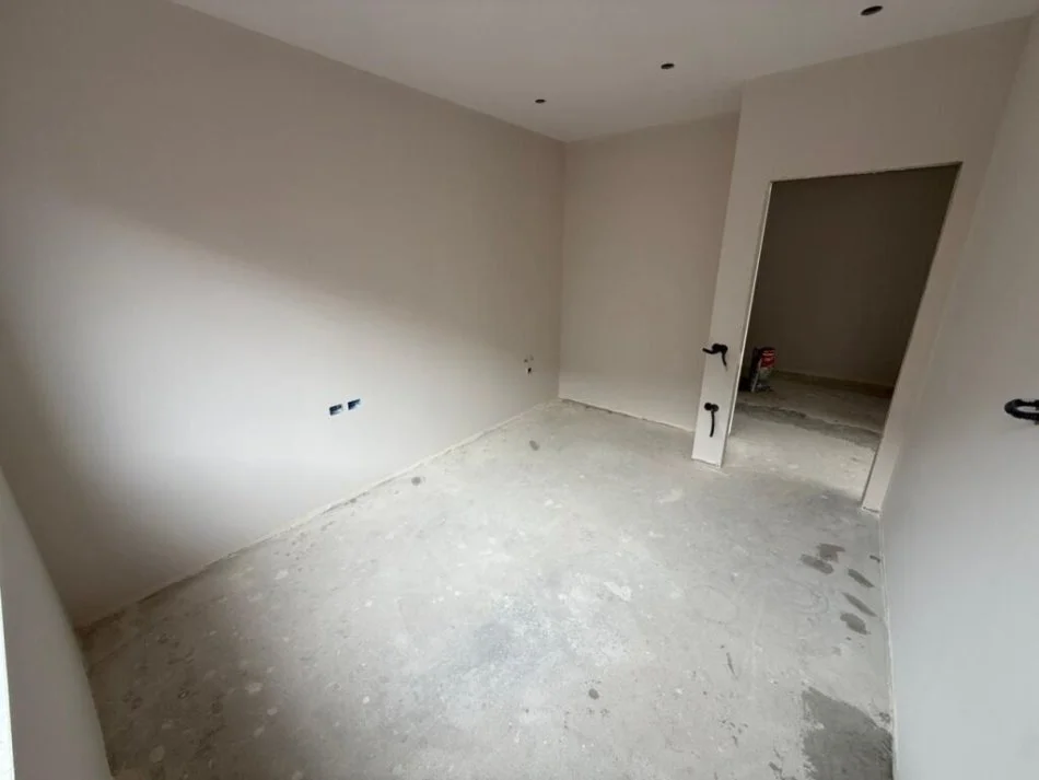 Tirane, shitet apartament 3+1 Kati 7, 152 m² 245.000 € (Astir)