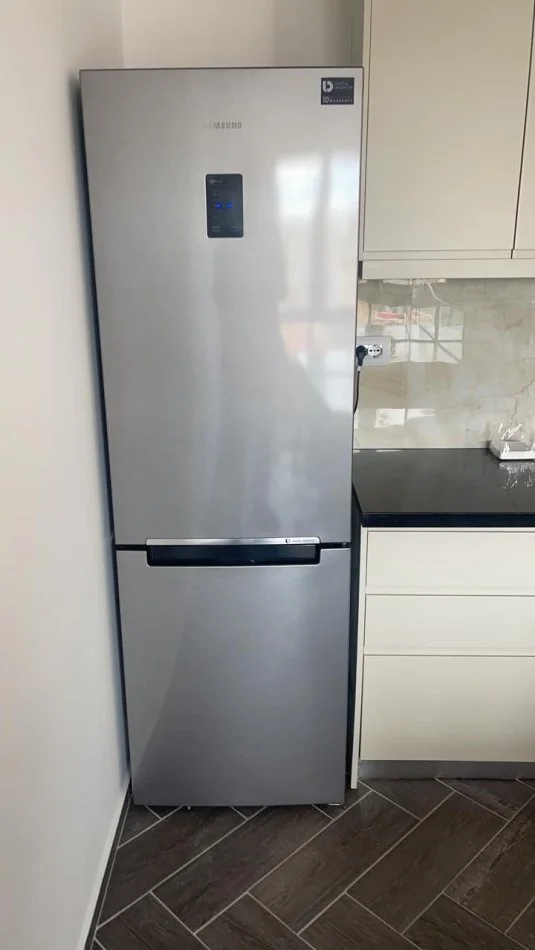 Tirane, jepet me qera zyre Kati 8, 61 m² 800 € (MYSLYM SHYRI)