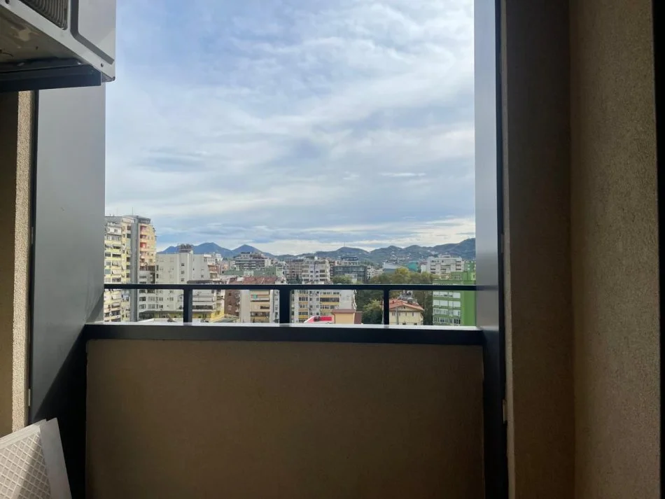 Tirane, jepet me qera zyre Kati 8, 61 m² 800 € (MYSLYM SHYRI)