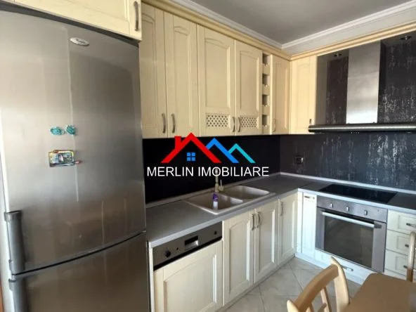 Tirane, jepet me qera apartament 2+1+Ballkon Kati 9, 100 m² 880 € (RRUGA SAMI FRASHERI,BLLOK)