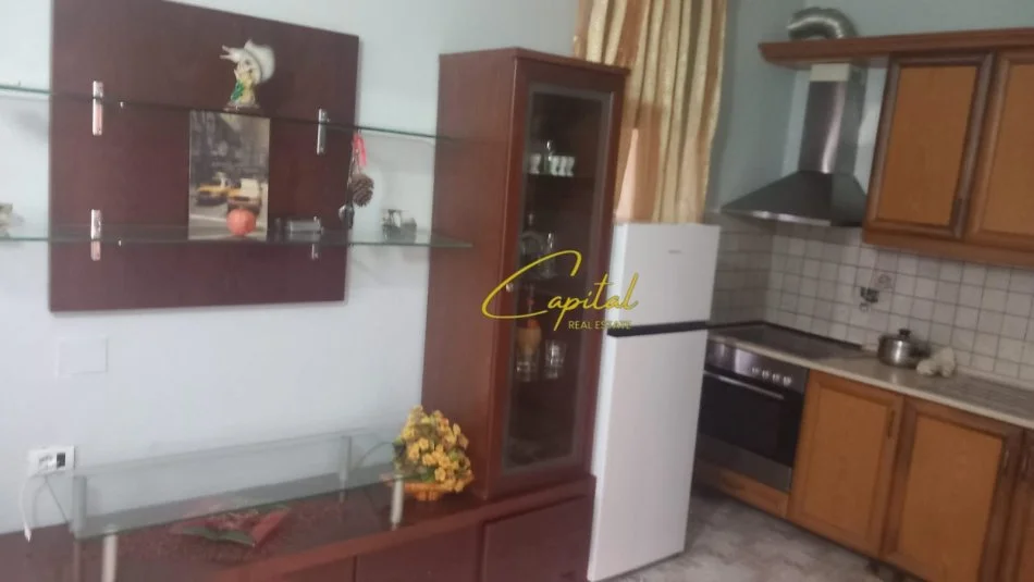 Tirane, jepet me qera apartament 2+1 Kati 1, 120 m² 350 € (SPITALI AMERIKAN 3)