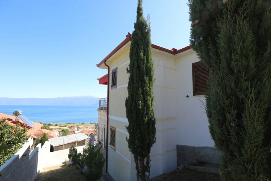 Pogradec, shitet Vile 4+1+Ballkon , 2.000 m² 265.000 € (Pogradec)